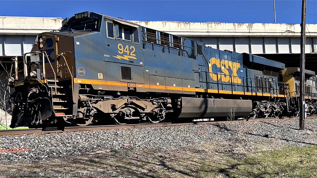 CSX 942